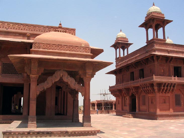 Astrologer's Seat, Diwan-I-Khas, Fatehpur Sikri, Uttar Pradesh, India