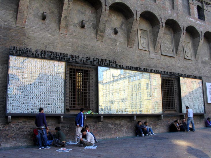 Resistance Memorial, Piazza del Nettuno, Bologna, Emilia-Romagna, Italy
