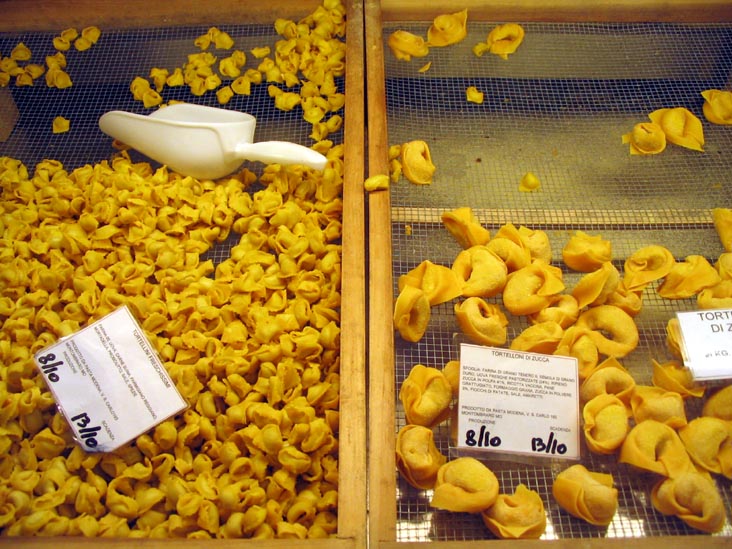 Tortellini, Tortelloni, Tamburini, Via Caprarie, 1, Bologna, Emilia-Romagna, Italy