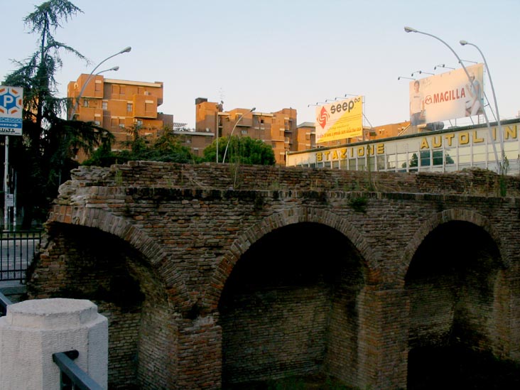 Parco della Montagnola, Via dell'Indipendenza, Bologna, Emilia-Romagna, Italy