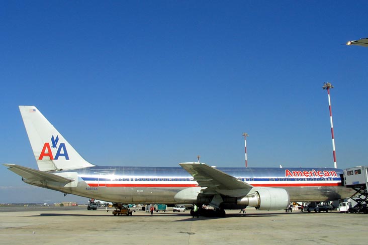 Tarmac, Aeroporto Leonardo da Vinci di Fiumicino, Fiumicinio, Rome, Lazio, Italy