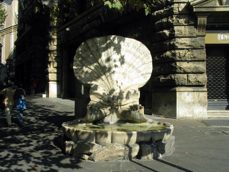 Fontana della Api, Piazza Barberini, Via Vittorio Veneto, Rome, Lazio, Italy