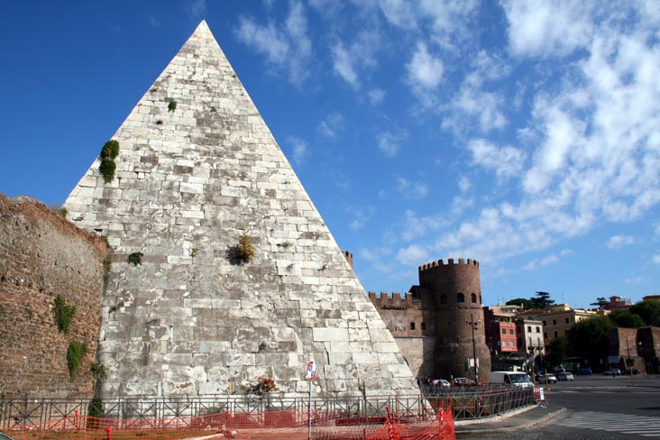 Pyramid of Caius Cestius, Piazzale Ostiense, Rome, Lazio, Italy