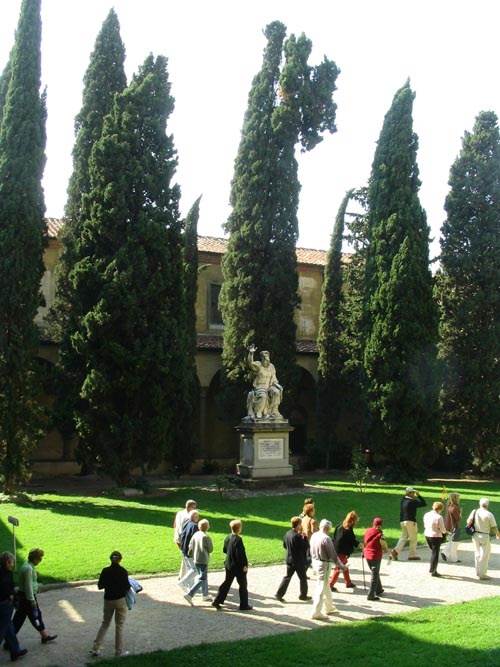 Cloister, Basilica di Santa Croce, Piazza Santa Croce, Florence, Tuscany, Italy