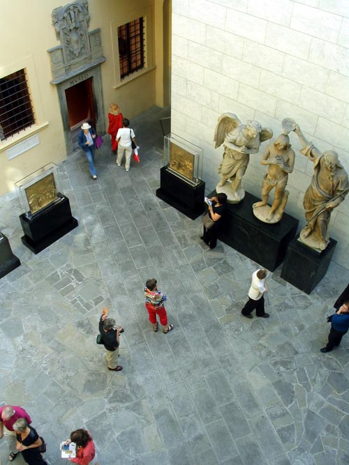Courtyard, Opera di Santa Maria del Fiore, Piazza Del Duomo, Florence, Tuscany, Italy