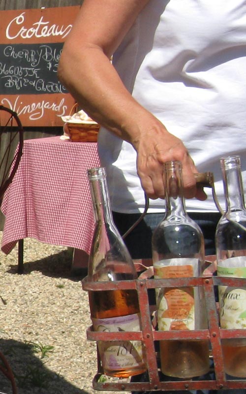 Tasting, Croteaux Vineyards, 1450 South Harbor Road, Southold, New York, July 4, 2009