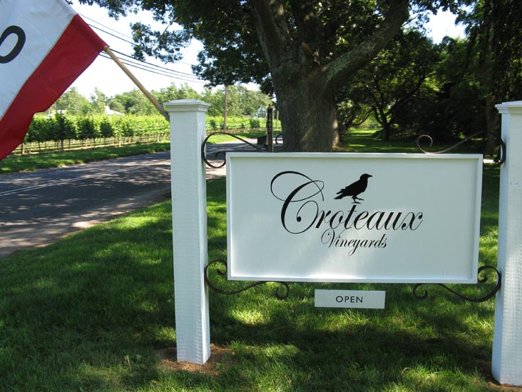 Croteaux Vineyards, 1450 South Harbor Road, Southold, New York, July 4, 2009