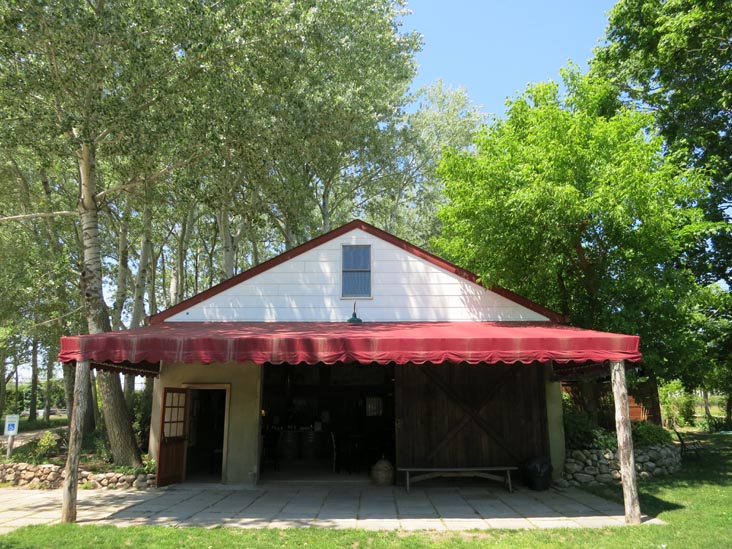 McCall Wines, 22600 Main Road, Cutchogue, New York, May 29, 2015