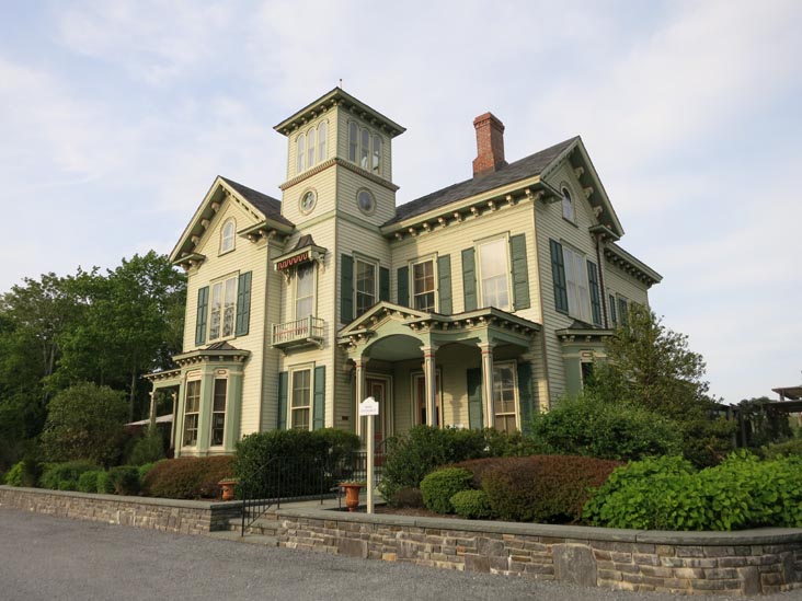 Jedediah Hawkins Inn, 400 South Jamesport Avenue, Jamesport, New York, May 28, 2015