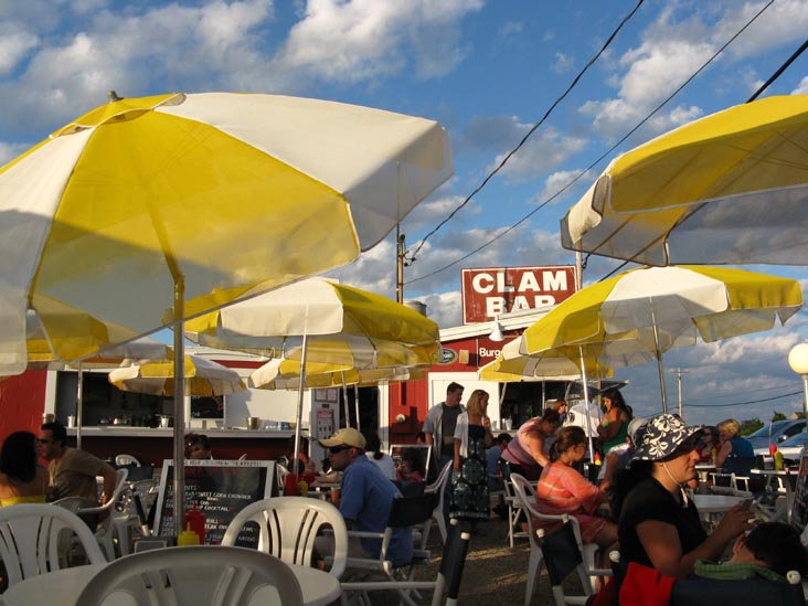 Clam Bar at Napeague, Montauk Highway (Route 27) Between Amagansett and Montauk, South Fork, Long Island, New York