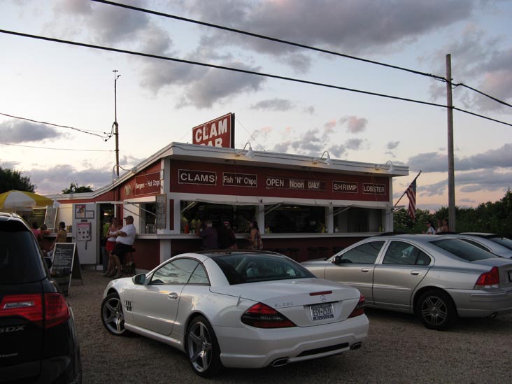 Clam Bar at Napeague, Montauk Highway (Route 27) Between Amagansett and Montauk, South Fork, Long Island, New York