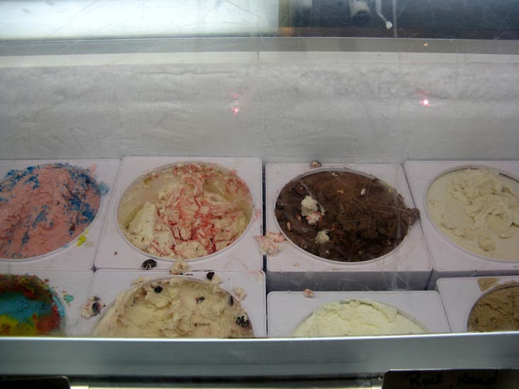 Scoop Du Jour, 35 Newtown Lane, East Hampton, New York