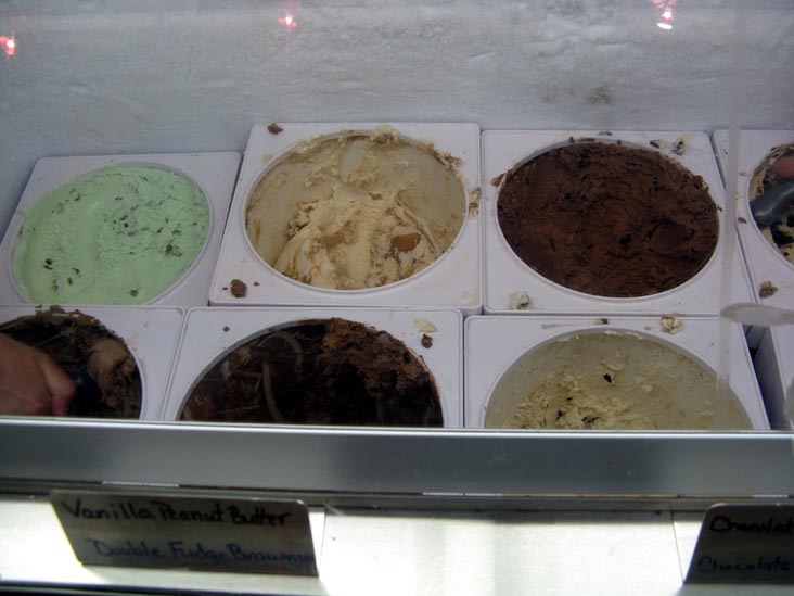 Scoop Du Jour, 35 Newtown Lane, East Hampton, New York