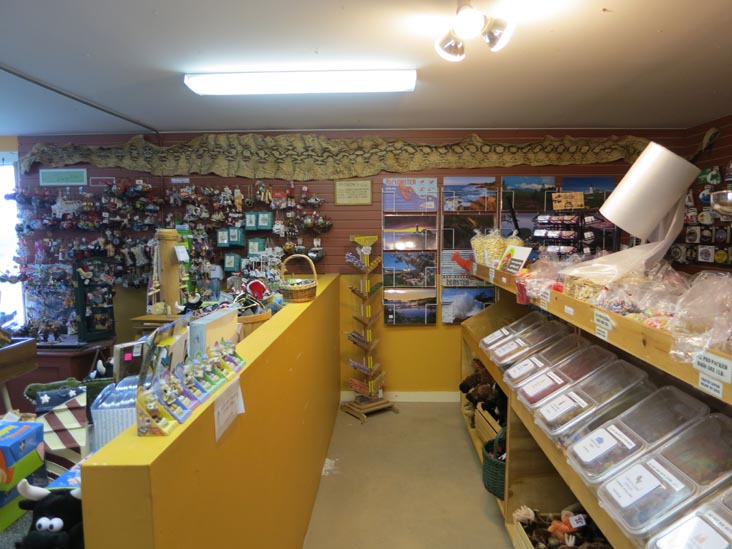 Perry's Nut House, 45 Searsport Avenue, Belfast, Maine