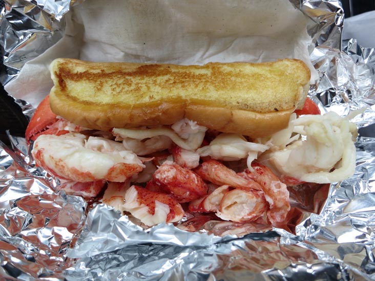 Red's Eats Lobster Roll, Wiscasset, Maine, July 1, 2013