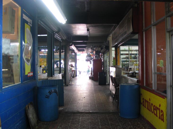 Centro Comercial Miguel Hidalgo, Blvd. Sánchez Taboada and Avenida Independencia, Zona Río, Tijuana, Baja California, Mexico
