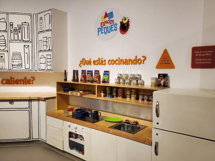Kitchen, Mi Hogar y Mi Familia, Papalote Museo del Niño, Mexico City/Ciudad de México, Mexico, August 29, 2023