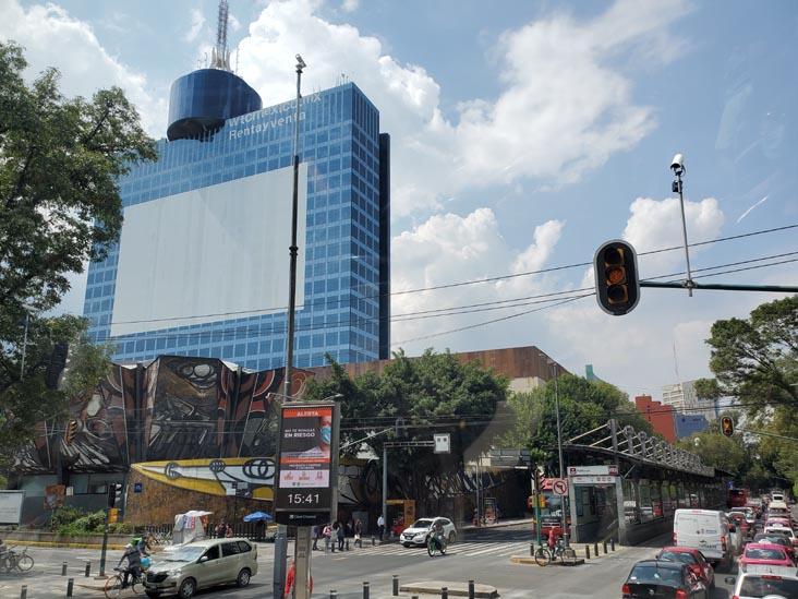 Polyforum Cultural Siqueiros and World Trade Center, Avenida Insurgentes Sur, Capital Bus Circuito Centro-Sur Tour, Mexico City/Ciudad de México, Mexico, August 6, 2021