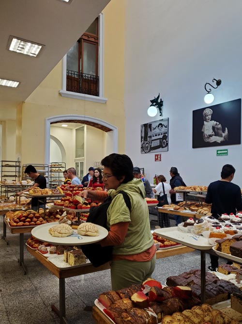 Pastelería Ideal, República de Uruguay 74, Centro Histórico, Mexico City/Ciudad de México, Mexico, August 28, 2023