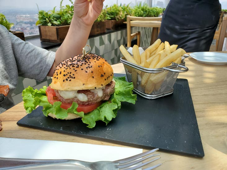 Hamburger, Miralto, Torre Latinoamericana, Centro Histórico, Mexico City/Ciudad de México, Mexico, August 16, 2021