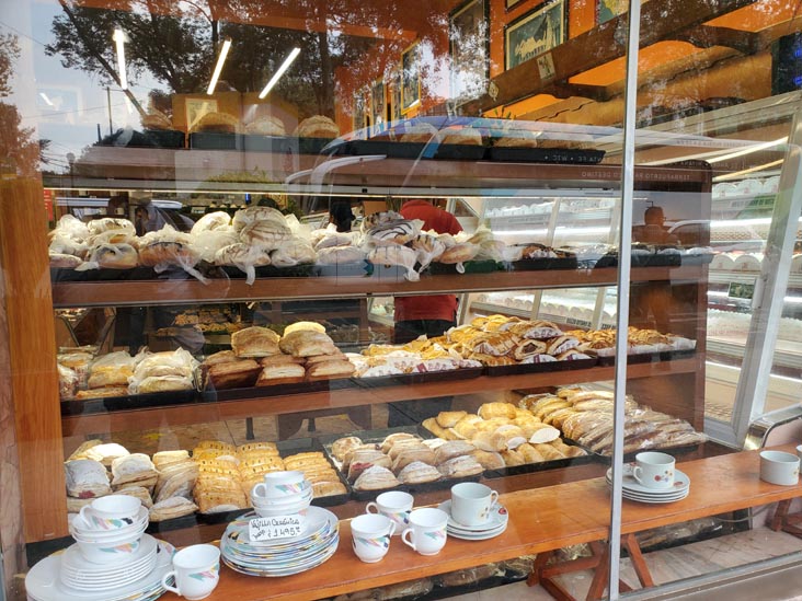 Pastelería Suiza, Parque España 7, Condesa, Mexico City/Ciudad de México, Mexico, August 12, 2021