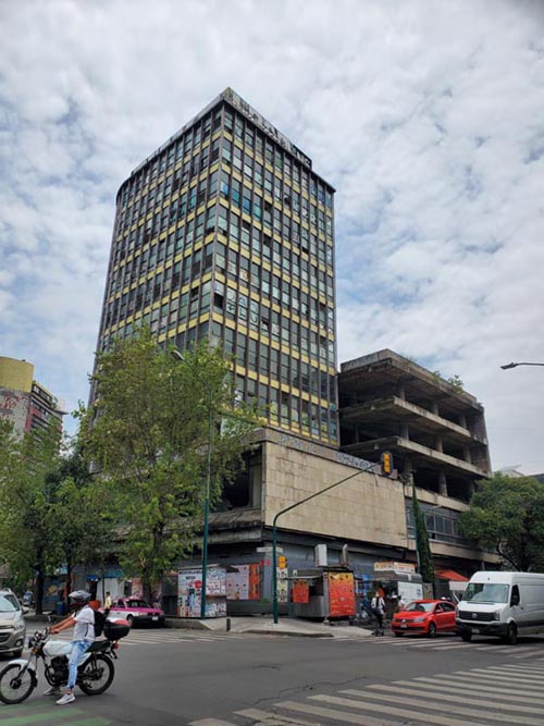 Calle de Niza and Calle Liverpool, Colonia Juárez, Mexico City/Ciudad de México, Mexico, August 3, 2021