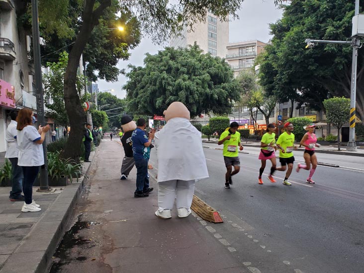 Mexico City Marathon, Maratón de la Ciudad de México, Avenida Insurgentes Sur at Calle Aguascalientes, Mexico City, Mexico, August 27, 2023