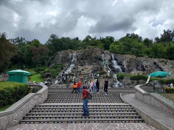 Al Jardín de las Ofrendas, Basílica de Santa María de Guadalupe, Colonia Villa de Guadalupe, Mexico City/Ciudad de México, Mexico, August 14, 2021