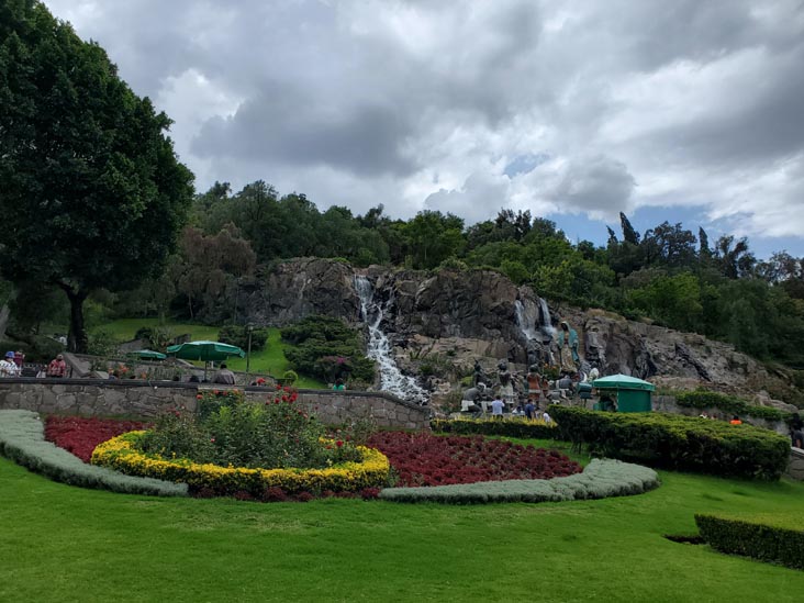 Al Jardín de las Ofrendas, Basílica de Santa María de Guadalupe, Colonia Villa de Guadalupe, Mexico City/Ciudad de México, Mexico, August 14, 2021