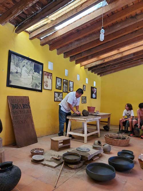 Alfarería Doña Rosa, Benito Juárez 24, San Bartolo Coyotepec, Oaxaca, México, August 22, 2023