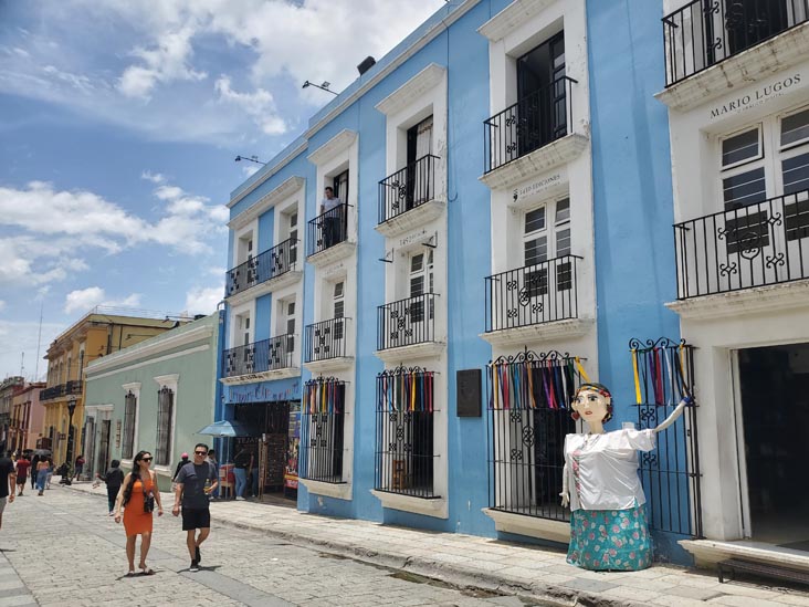 Calle Macedonio Alcal&aacute;, Oaxaca, M&eacute;xico, August 19, 2023