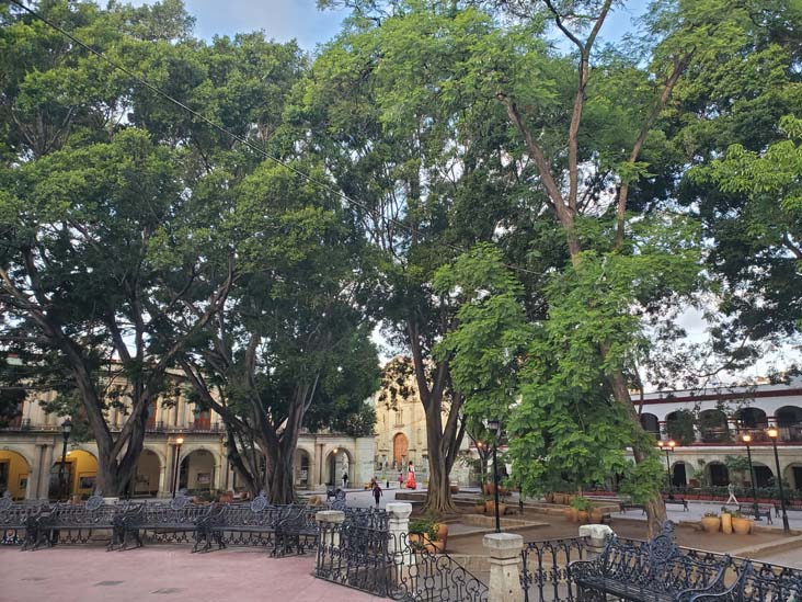 Quiosco de Oaxaca, Zócalo/Plaza de la Constitución, Oaxaca, México, August 24, 2023