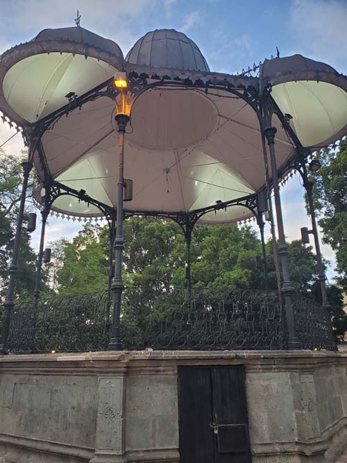 Quiosco de Oaxaca, Zócalo/Plaza de la Constitución, Oaxaca, México, August 24, 2023