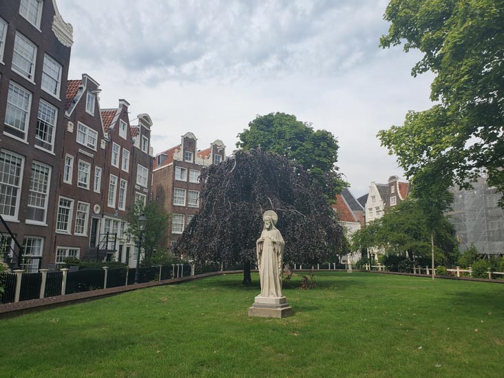 Begijnhof, Amsterdam, Netherlands, July 19, 2025