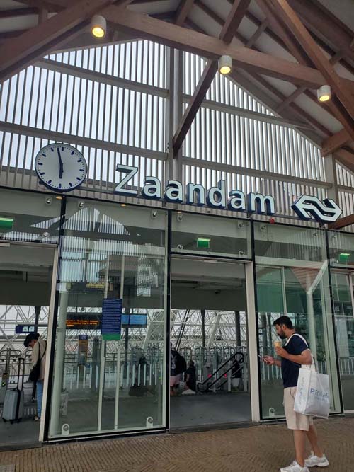 Zaandam Station, Stadhuisplein, Zaandam, Netherlands, July 20, 2025