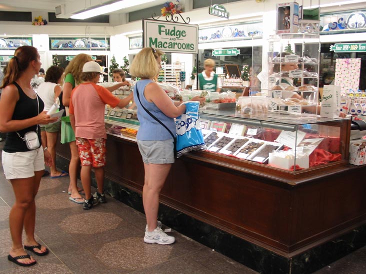 Shriver's Salt Water Taffy, 9th Street and Boardwalk, Ocean City, New Jersey, August 5, 2006