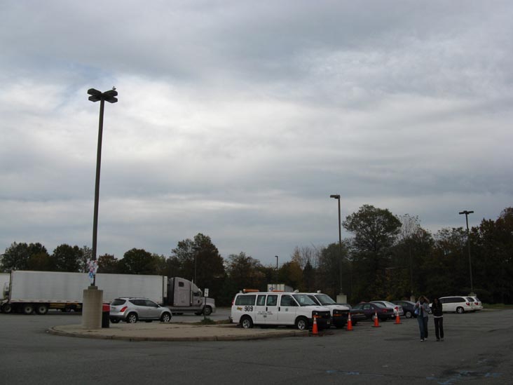 Grover Cleveland Service Area, New Jersey Turnpike Milepost 92.9, Woodbridge, New Jersey