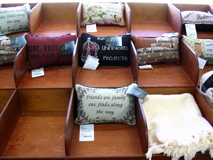 Pennsylvania Dutch Gift Haus, 93 Roadside Drive, Shartlesville, Pennsylvania