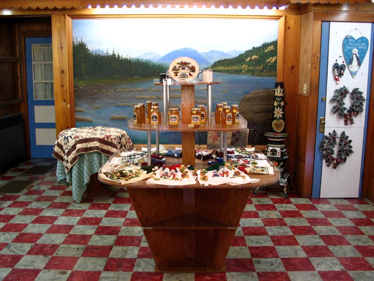 Pennsylvania Dutch Gift Haus, 93 Roadside Drive, Shartlesville, Pennsylvania