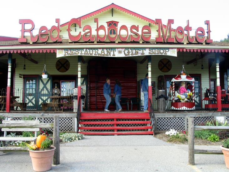 Red Caboose Motel & Restaurant, 312 Paradise Lane, Strasburg, Pennsylvania