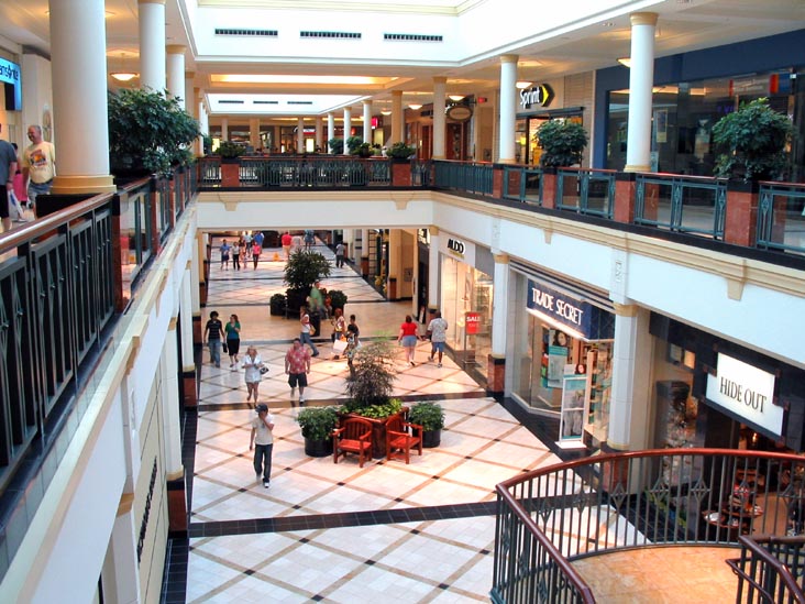 Plaza Upper Level, King of Prussia Mall, 160 North Gulph Road, King of Prussia, Pennsylvania