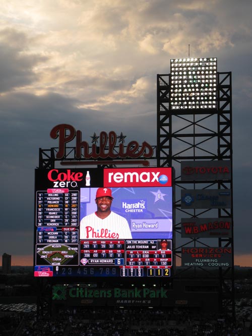 Scoreboard, Philadelphia Phillies vs. Atlanta Braves, Citizens Bank Park, Philadelphia, Pennsylvania, May 7, 2011