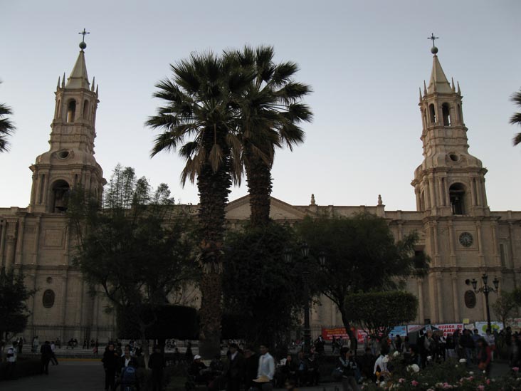 Basílica Catedral de Arequipa/Basilica Cathedral of Arequipa, Plaza de Armas, Arequipa, Peru