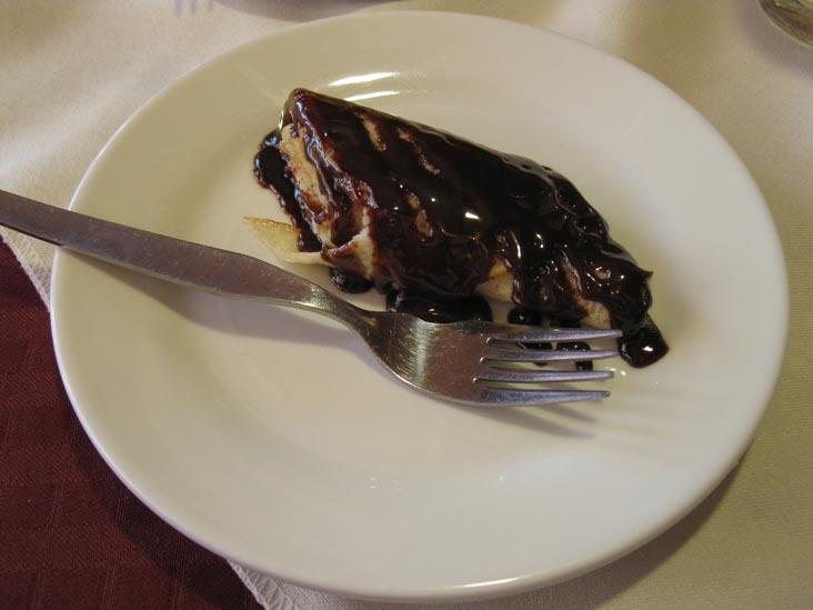 Panqueque de Chocolate, Apu Salkantay Restaurant Pizzeria, Avenida Imperio de Los Incas, 139, Aguas Calientes/Machupicchu Pueblo, Cusco Region, Peru