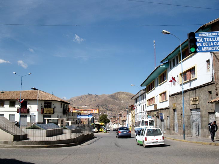 Avenida Tullumayo and Calle Abracitos, Plaza Limacpampa, Cusco, Peru