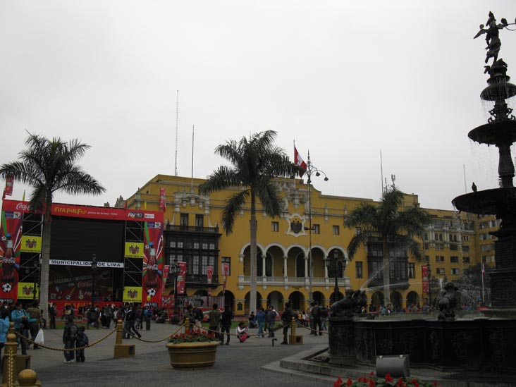 Plaza de Armas/Plaza Mayor, Central Lima, Lima, Peru, July 4, 2010