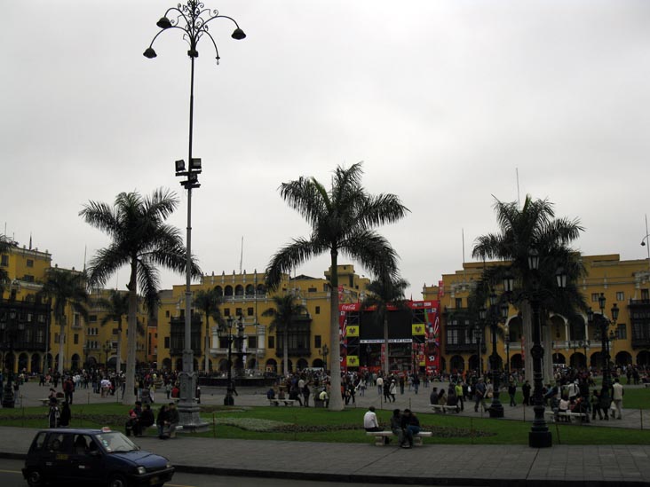 Plaza de Armas/Plaza Mayor, Central Lima, Lima, Peru, July 4, 2010