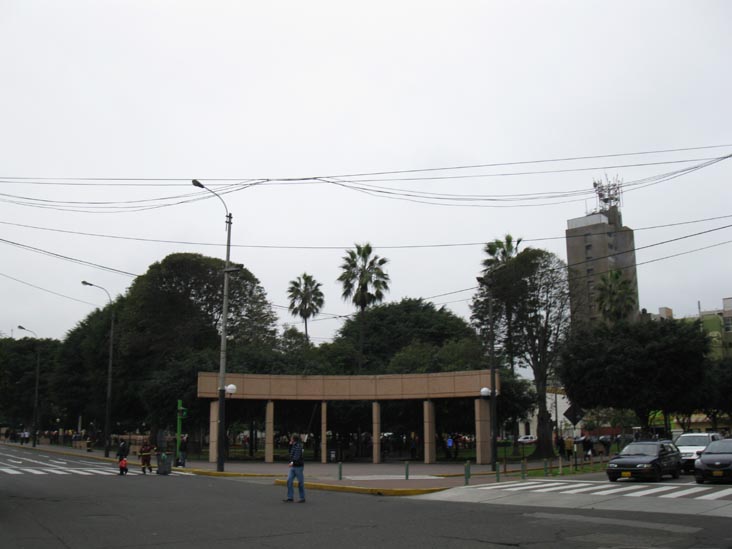 Calle Berlin and Avenida Diagonal, Parque Kennedy, Miraflores, Lima, Peru