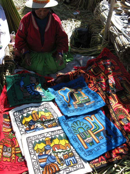 Handicrafts, Wiñay Pacha, Uros Floating Islands, Puno Bay, Lake Titicaca/Lago Titicaca, Peru
