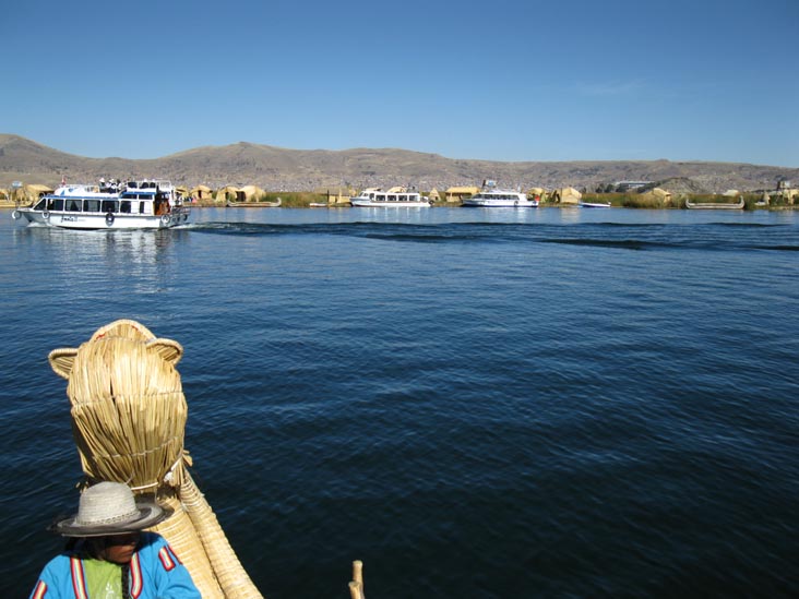 Wiñay Pacha Totora Reed Boat Ride, Uros Floating Islands, Puno Bay, Lake Titicaca/Lago Titicaca, Peru